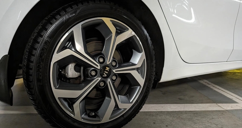 Kia Ceed cena 72999 przebieg: 71000, rok produkcji 2019 z Szczecin małe 121